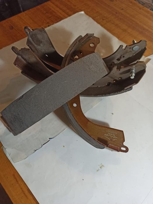 Продам задние колодки Toyota Ruvill GS8501