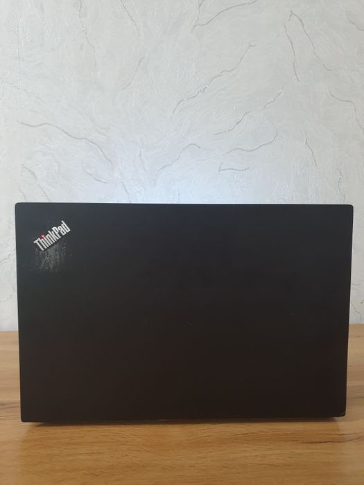 Lenovo E15 i5-10210u