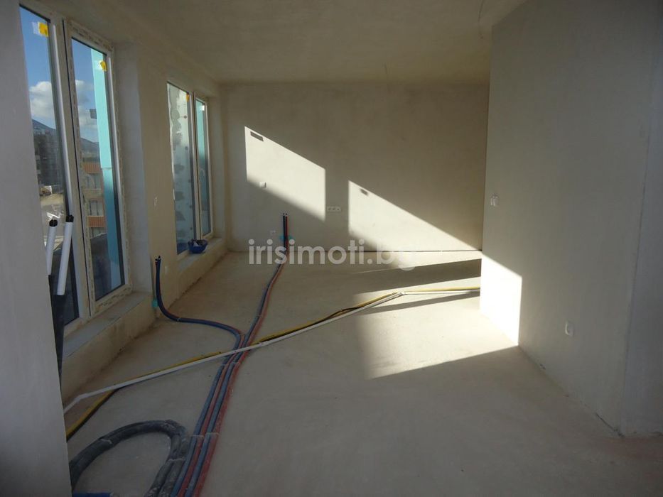 Продава се Тристаен апартамент в София, Студентски град - 141 кв.м за 1055 €/кв.м - Снимка #3