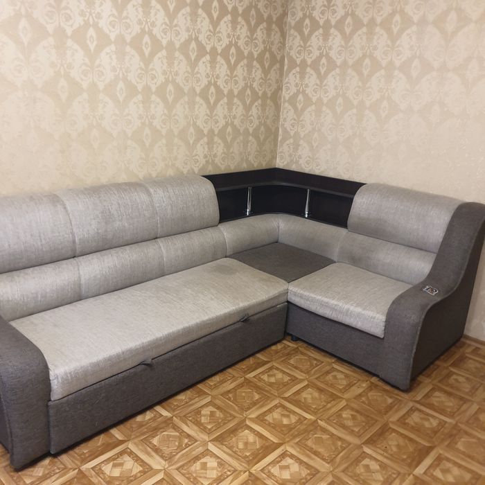Диван угловой и кресло