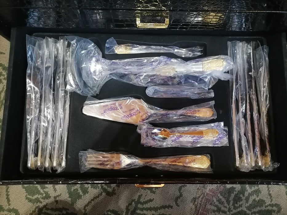 Продаю столовый набор Zepter