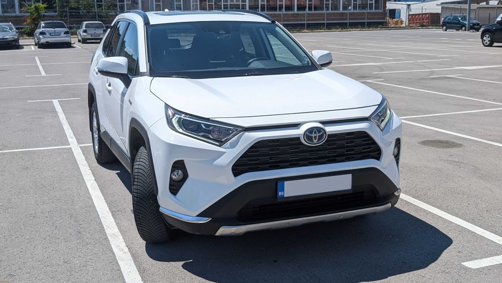 Toyota RAV4 Hybrid 2.5 AWD (4х4) XLE eCVT 12' Мултимедия, Каско, Обслужена