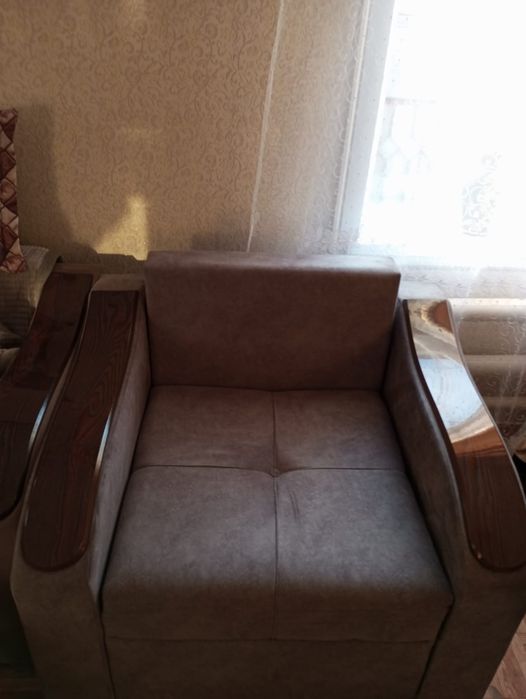 Продам раздвижное кресло.