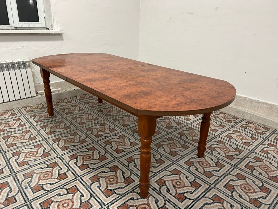 Продаю 4 стол новые