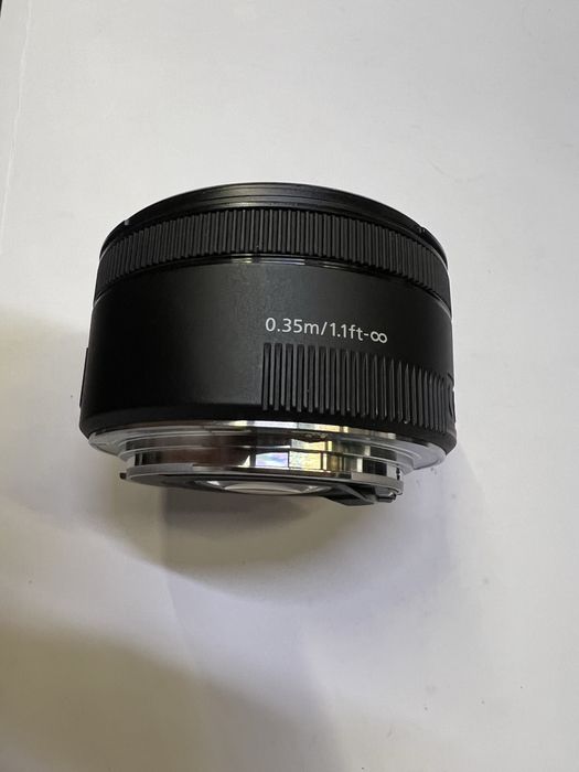 Canon 50mm объектив — почти новый (Canon 50mm obyektiv)