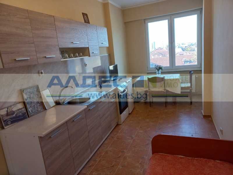 Продава се Тристаен апартамент в София, Център - 82 кв.м за 3598 €/кв.м - Снимка #10