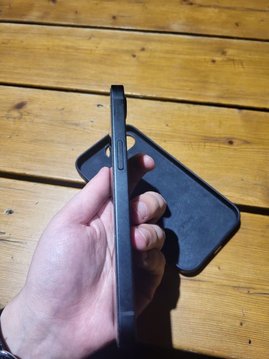 Iphone 16e продаю (Айфон)