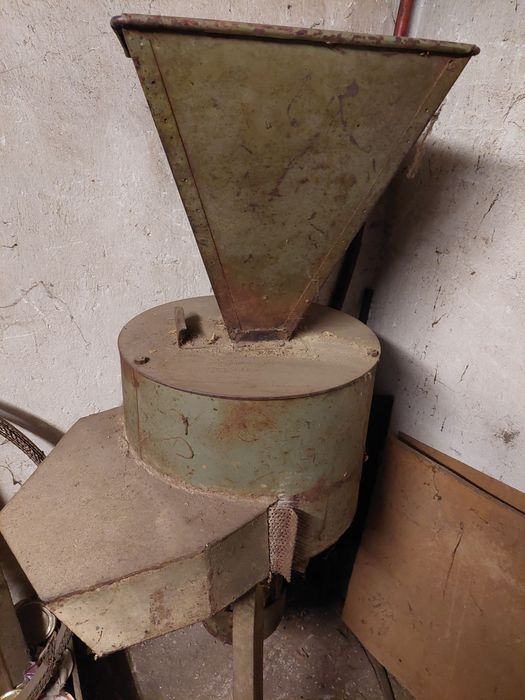 Фуражомелка - българска