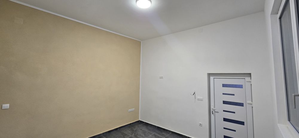 De închiriat proprietate industrialâ, halâ ,câmin pentru muncitori