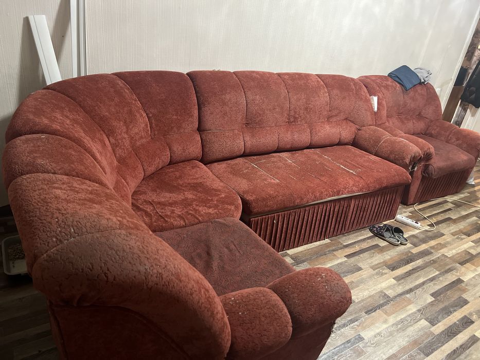 Даром диван угловой и кресло