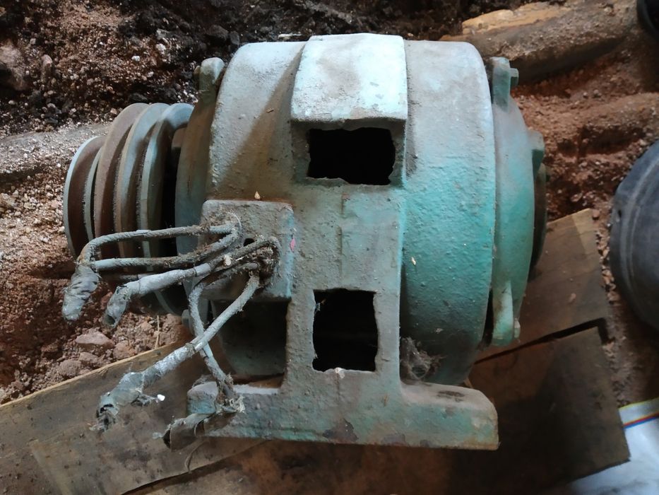 Двигатель трёхфазный