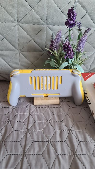 Nintendo switch lite с подаръци