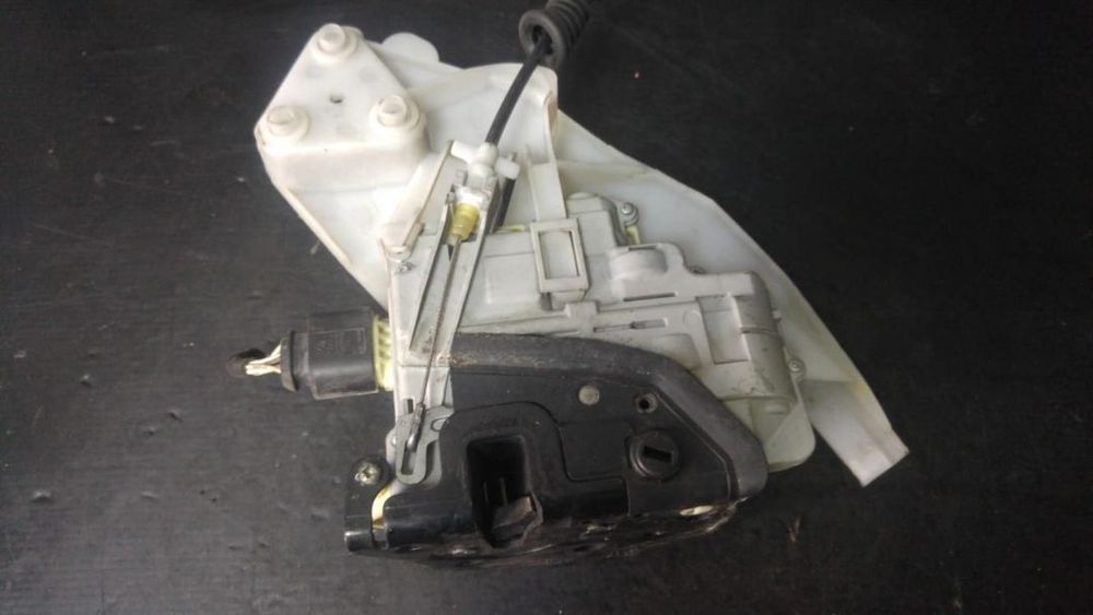 Broasca usa dreapta spate vw passat b6 3c 3c4839016a