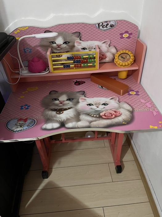 Birou copii model cu pisici