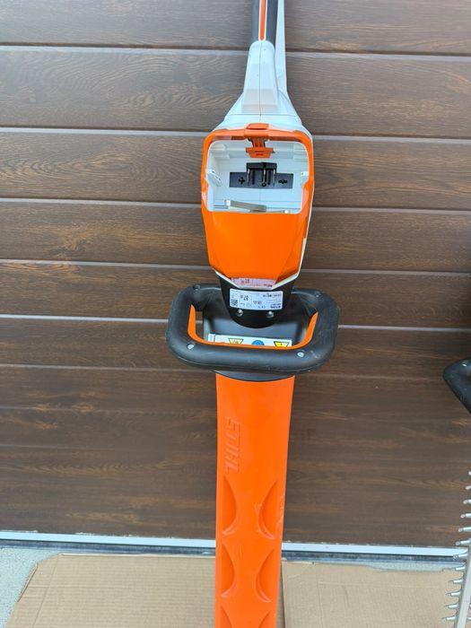Stihl foarfeca de tuns gard viu pe acumulator