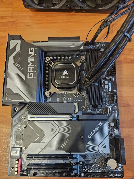 Дъно Gigabyte Z790 Gaming X AX, процесор I9 13900K и водно охлаждане
