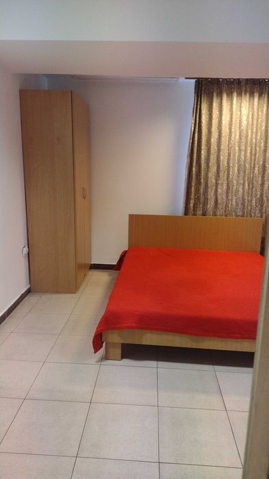 Inchiriez garsoniera  ( langa magazinul Tomis Mall)