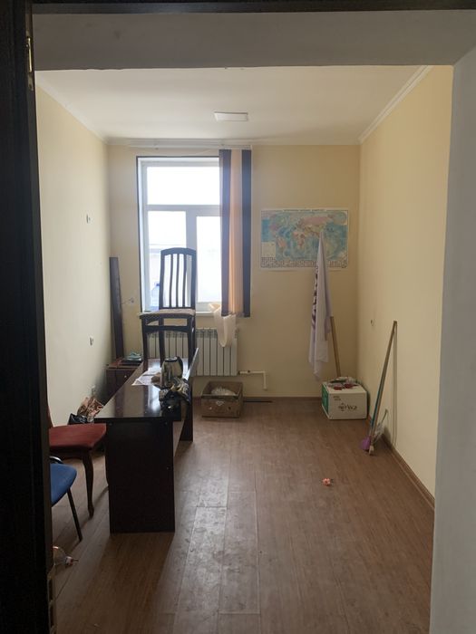 Офис учун бўш хоналар ижарага берилади.