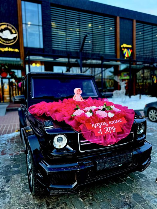 Оформление Выписка  машина мальчик и девочка