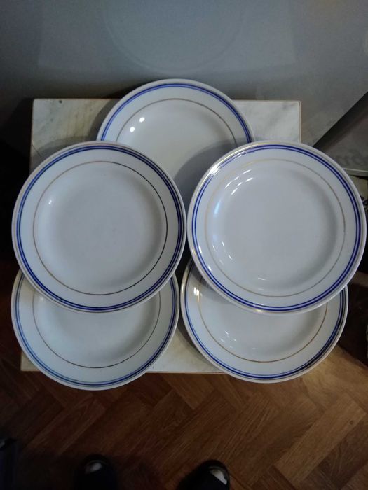 Тарелки столовые 18 см