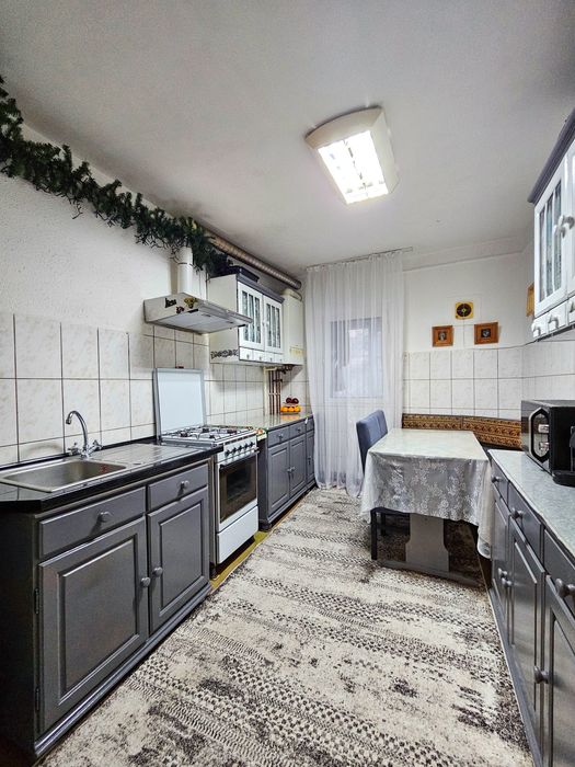 Apartament 3 camere decomandat - Mircea cel Bătrân - Iasi