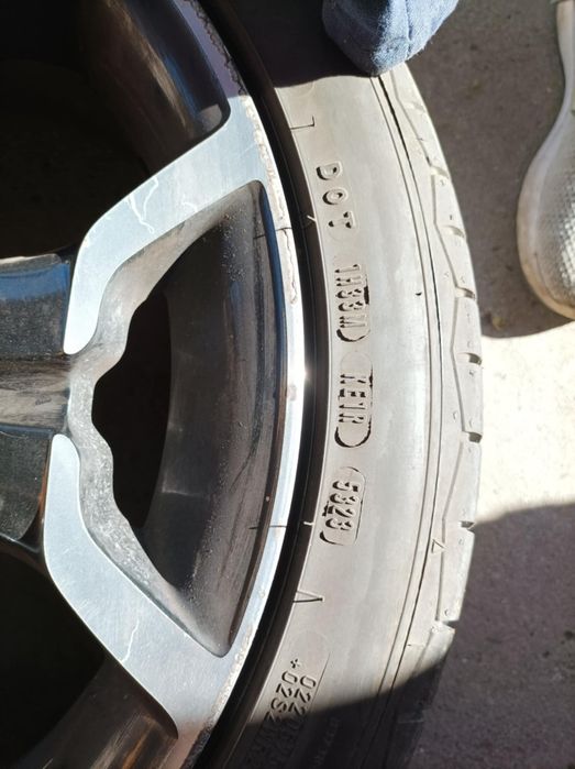 Продавам 4 броя гуми летни с алуминиеви джанти за Ситроен