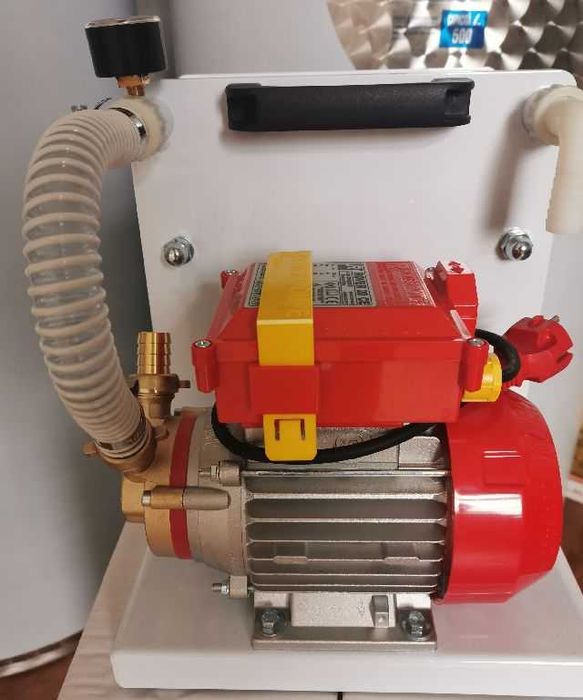 Filtru FCH pentru lichide alimentare,Italia,cu pompa si 10 placi