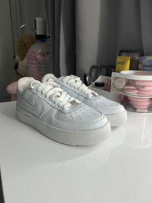 Чисто нови Nike air force