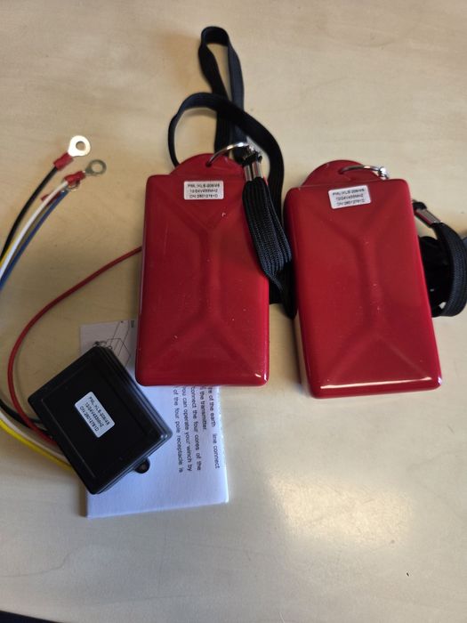 Telecomanda universală wireless pentru troliu electric 12/24