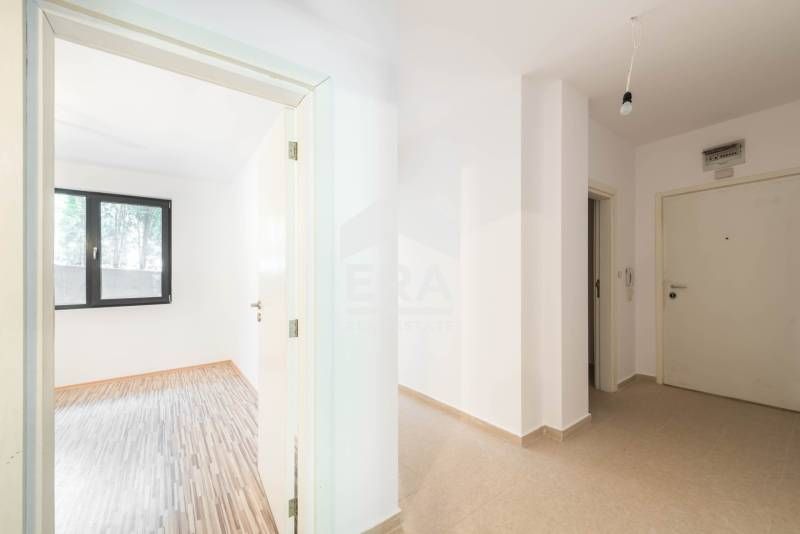 Продава се Тристаен апартамент в Варна, м-т Траката - 90 кв.м за 998 €/кв.м - Снимка #6