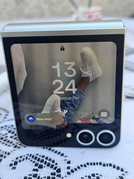 Samsung galaxy Z Flip 6  телефон