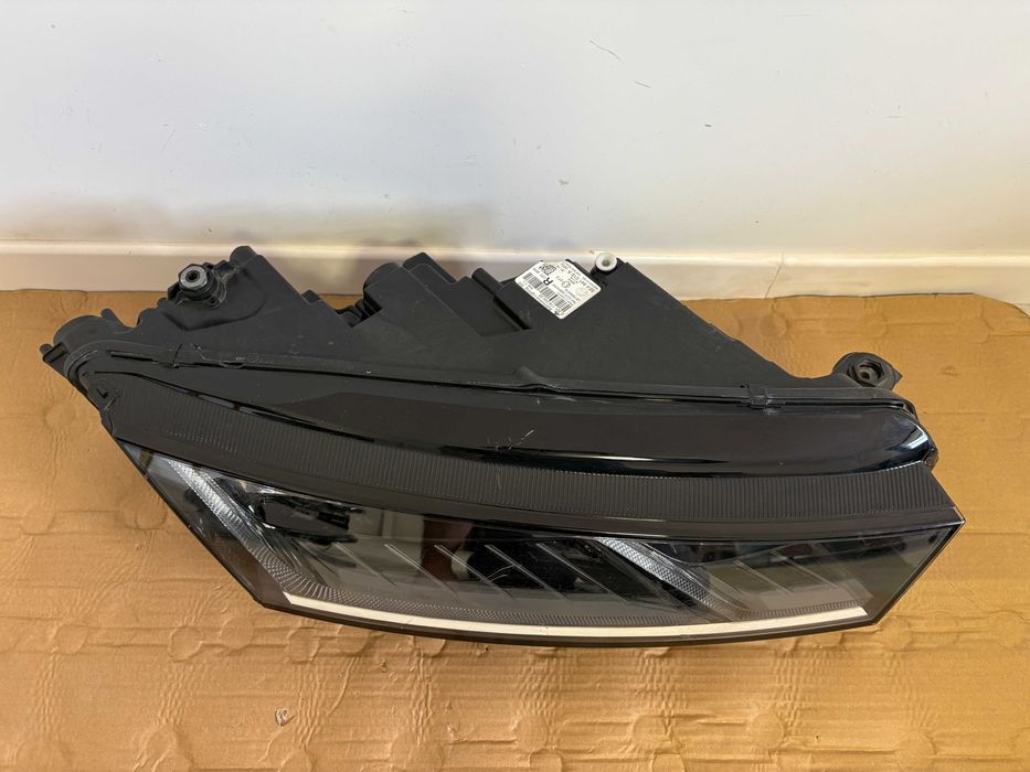 Far dreapta full led Skoda Octavia 4 dupa 2020 cod 5E4941016A