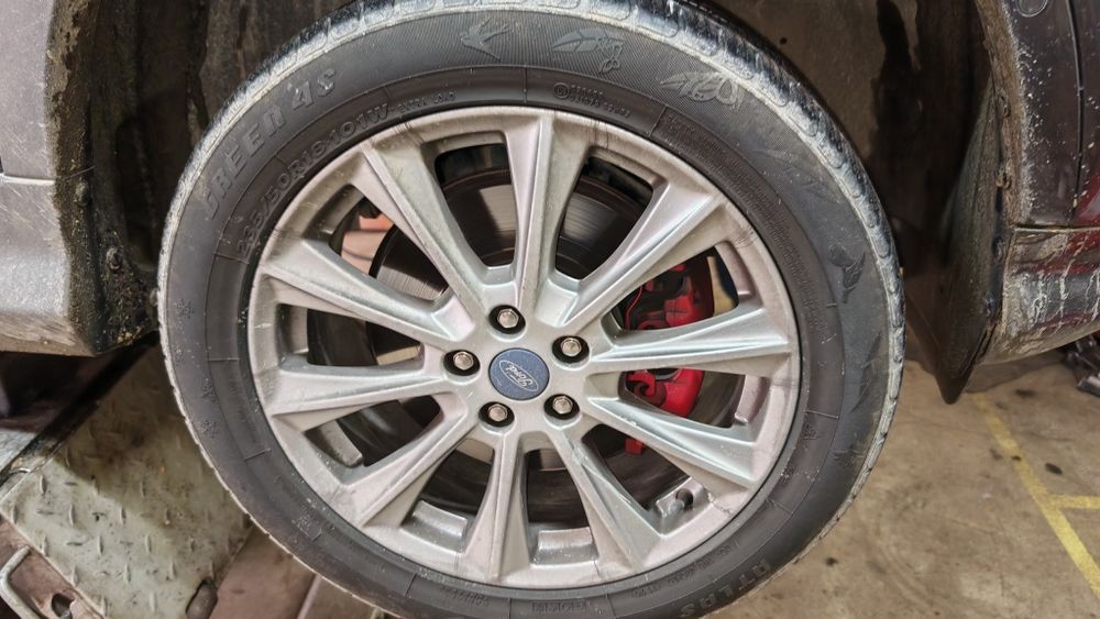 Vând 4 buc.235 50 18 all season