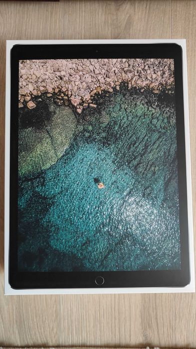 Изключително запазен Apple iPad Pro 12.9" (2-ро поколение) | 64GB | Wi-Fi + Cellular | Астро сиво