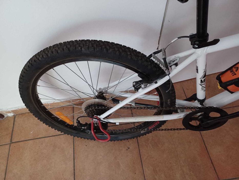 Bicicletă B’Twin Rockrider, roți 24”, pentru copii de 8-10 ani/130-140 cm inaltime