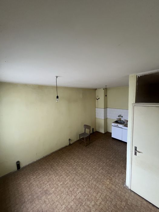 Продава се 3-стаен апартамент