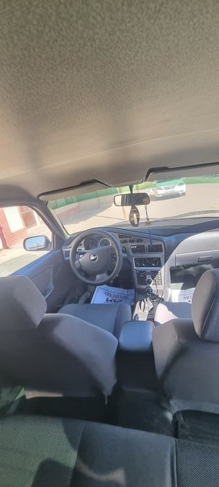 Nexia 2 sotiladi 1.6