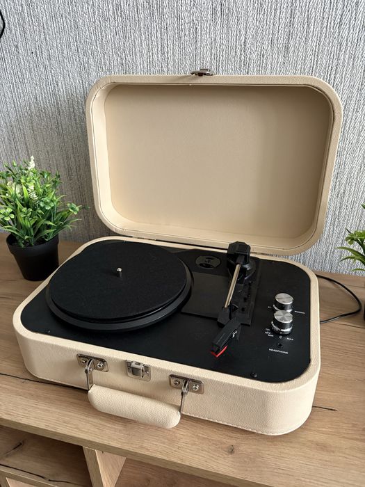 Виниловый проигрыватель RECORD PRO RP 05