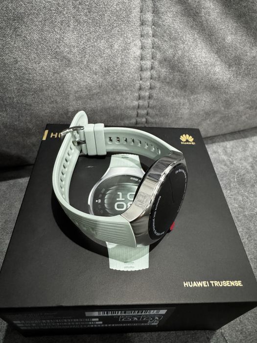 Нов смарт часовник HUAWEI Watch 5, 42 mm