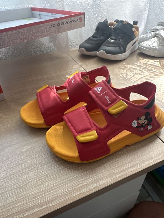 Детски маратонки и сандалети