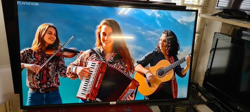 55" Телевизор TCL 55DB600 -Smart TV/4K /UHD - перфектен