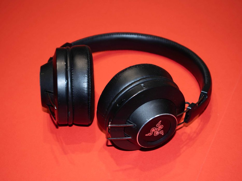 Razer Adaro Wireless слушалки, сменяеми възглавници, 15ч батерия