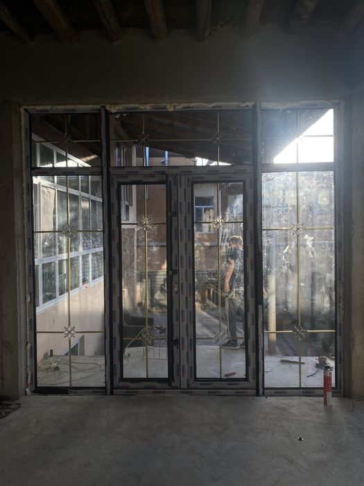 Окна двери и витражи