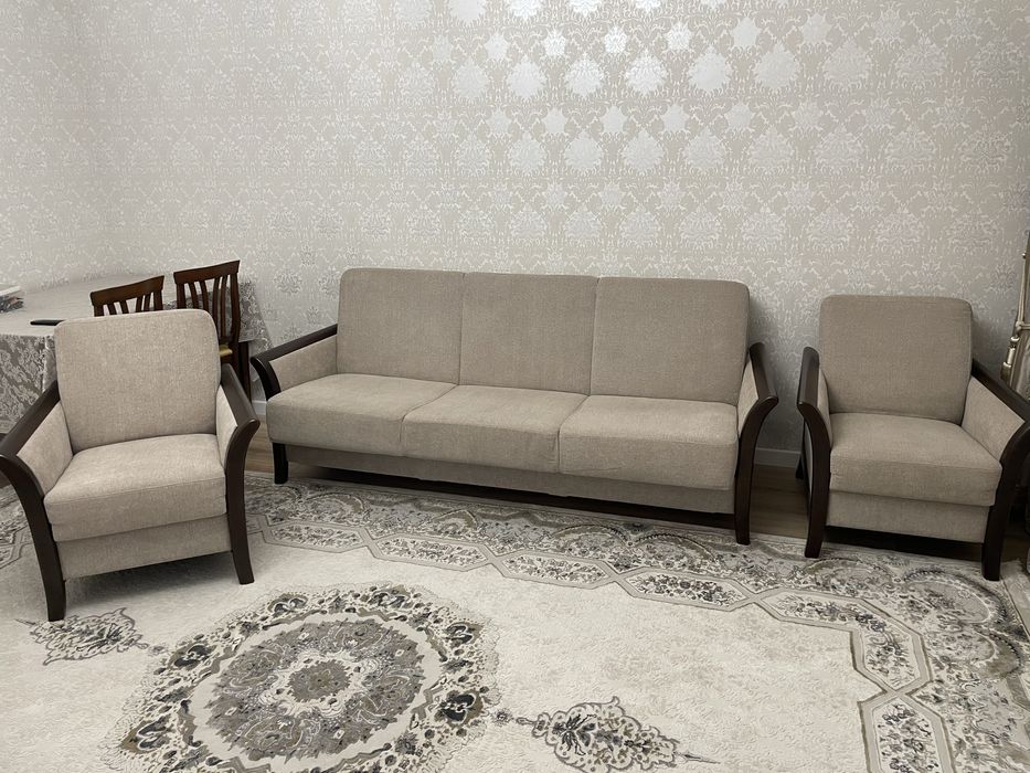 Продам диван два кресла