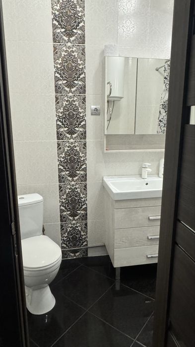 Продается 3 комнатная сталинка