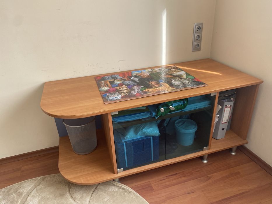 Офис оборудване, бюро, офис шкаф