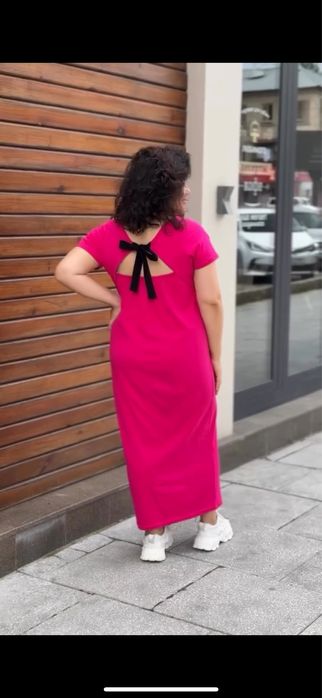 Продам платье с бантиком на спине