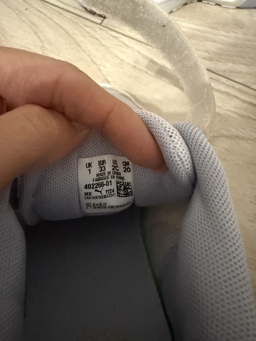Adidasi fetita Puma marime 33