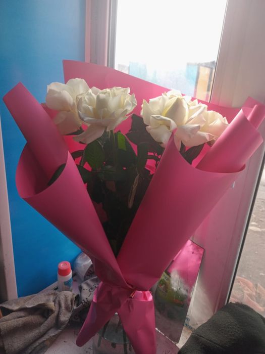 Свежий букет роз , красивый , ароматный