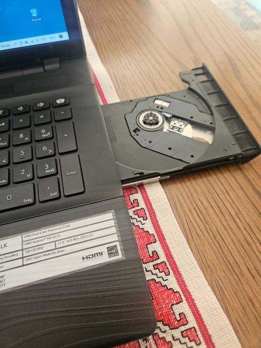 Лаптоп Packard Bell 6Gb 128Gb Windows 10